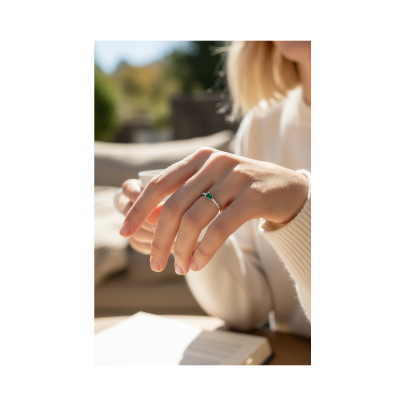 Anillo Esmeralda 0.20ct brillantes 0.11ct Oro 18K